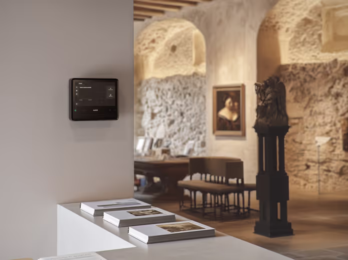 AJAX EN54 Fire Hub Jeweller im Museum – EN54 Brandmelde-Zentrale für Ausstellungsbereiche, wandmontiert